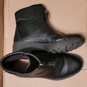 Clarks size 7 1/2 boots